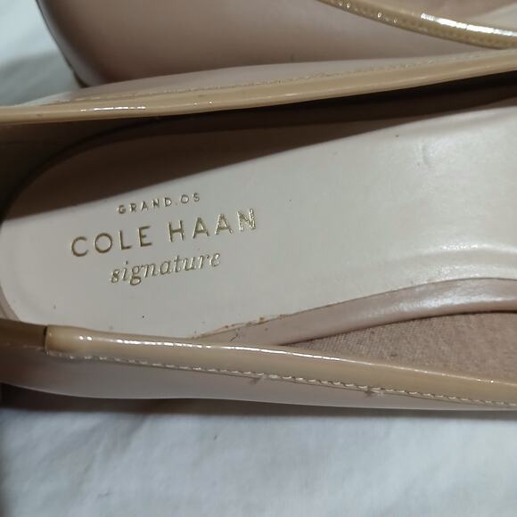 Cole Haan Size 9 Kelsey Block Heel Bow Pumps Neutral Beige Patent Leather Toes - Picture 2 of 13